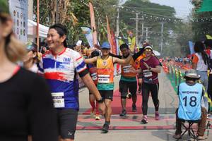 BIB: 000, 41022, 7161
                            <button type="button" onclick="openModal(8241581)" class="btn btn-primary btn-sm float-right btn-popup" data-toggle="modal" data-target=".modal-high-quality">
                        <i class="fas fa-shopping-cart"></i> Add to Cart
                    </button>
                                            <button type="button" onclick="isThisMe(8241581, true)" class="btn btn-success btn-sm float-right btn-popup btn-isme hidden" data-toggle="tooltip" data-placement="bottom" title="นี่คือรูปของคุณใช่ไหม คลิกที่นี่เพื่อเอาเข้าอัลบั้ม">
                        <i class="fas fa-plus"></i> Add to album
                    </button>
                    <button type="button" onclick="isThisMe(8241581, false)" class="btn btn-warning btn-sm float-right btn-popup btn-isnotme hidden">
                        <i class="fas fa-ban"></i> Remove from album
                    </button>